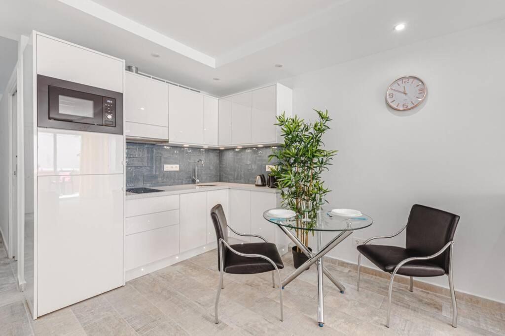 Tenerife Royal Gardens One Bedroom Apartment Playa de las Americas  Bagian luar foto