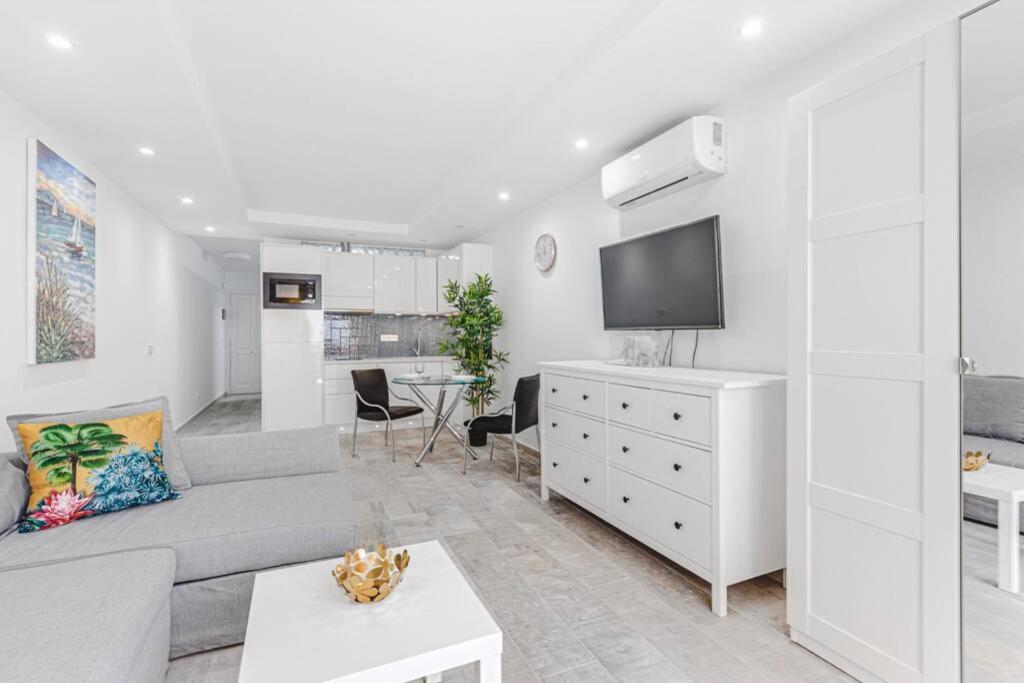 Tenerife Royal Gardens One Bedroom Apartment Playa de las Americas  Bagian luar foto
