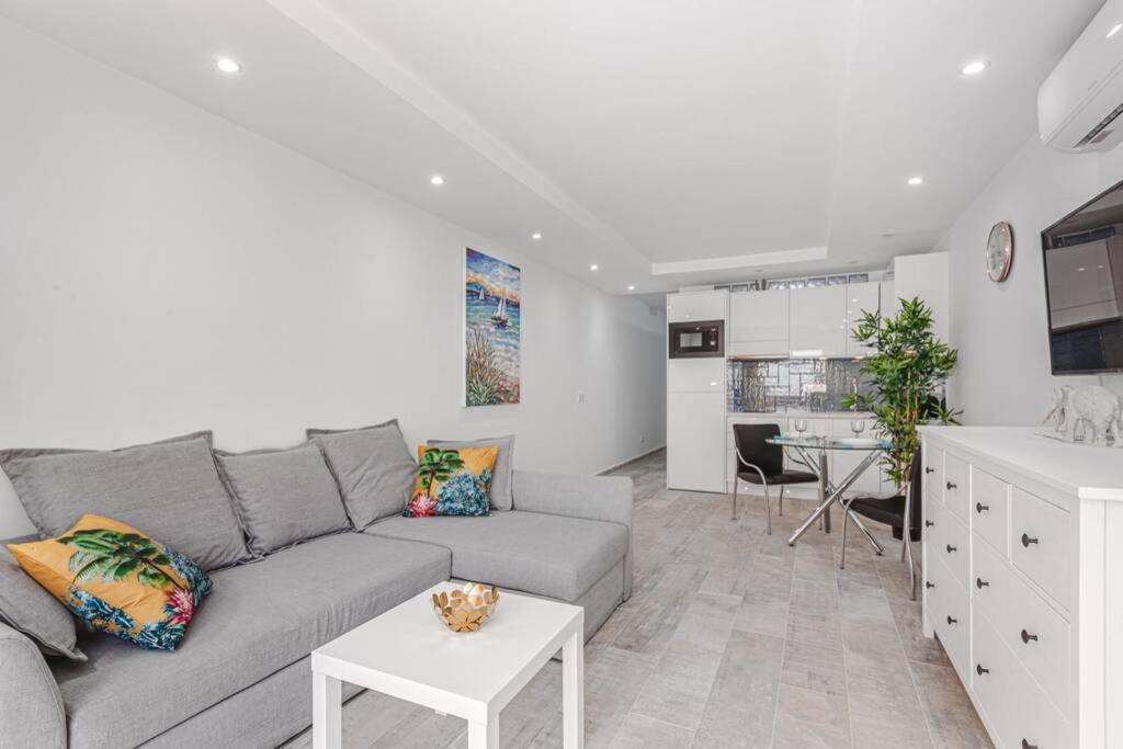 Tenerife Royal Gardens One Bedroom Apartment Playa de las Americas  Bagian luar foto